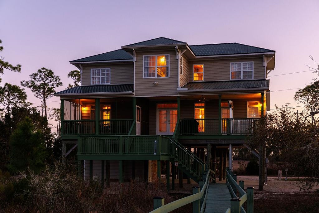588 River Road