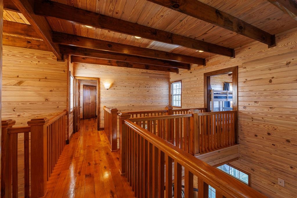 588 River Road