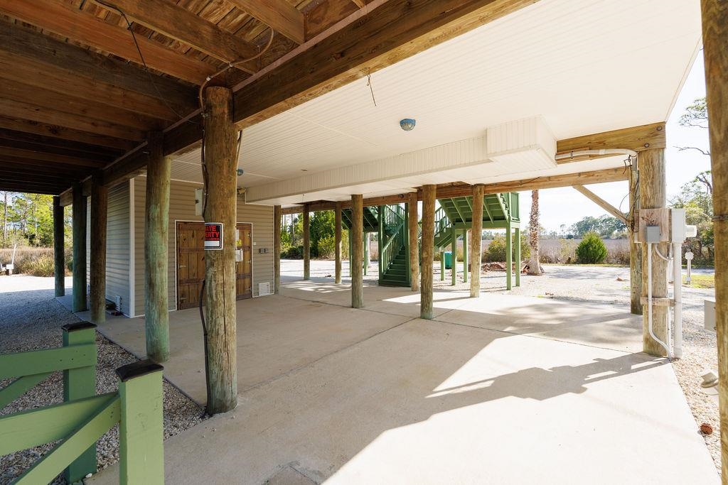 588 River Road