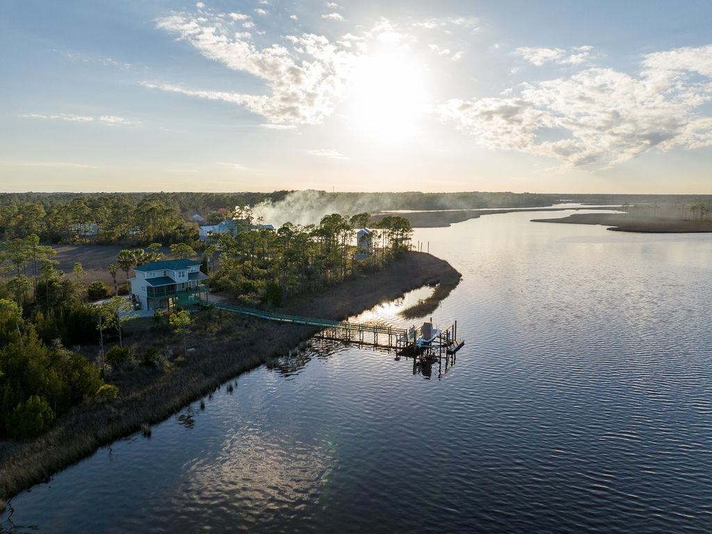 588 River Road