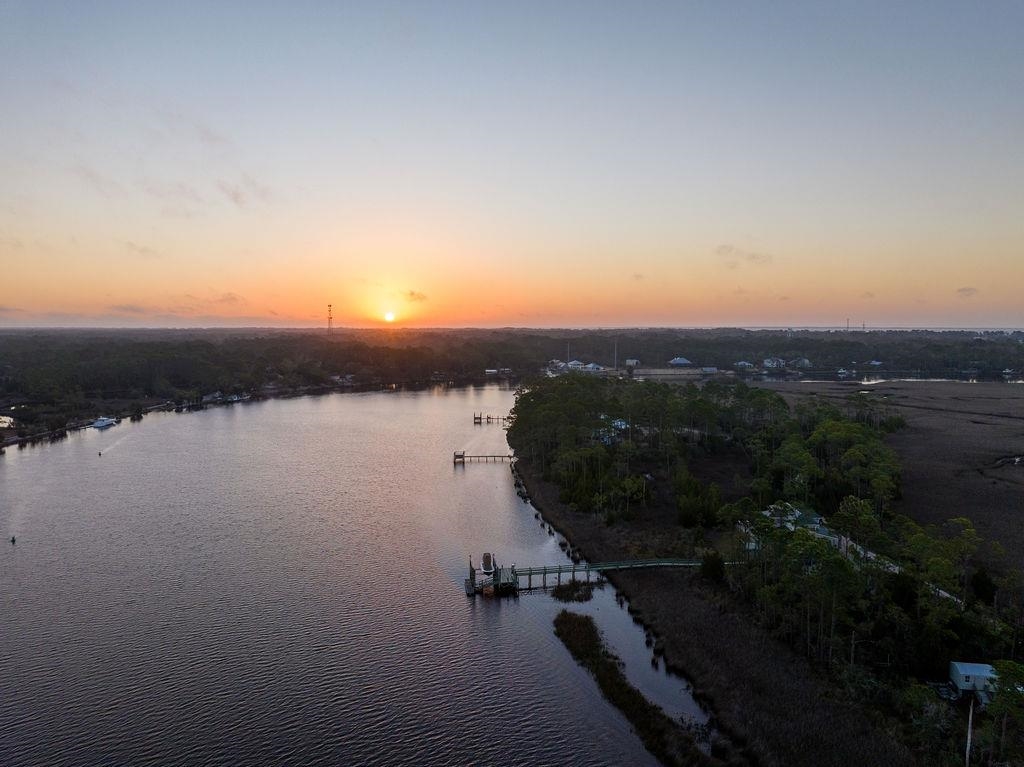 588 River Road