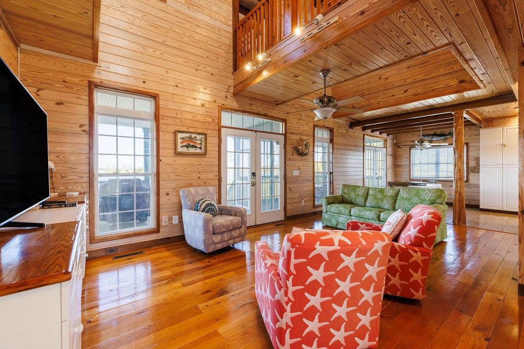 588 River Road