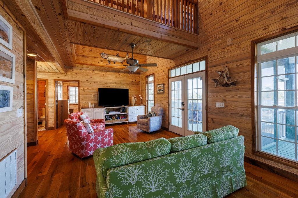 588 River Road