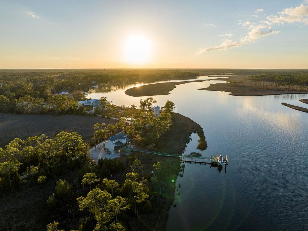 588 River Road
