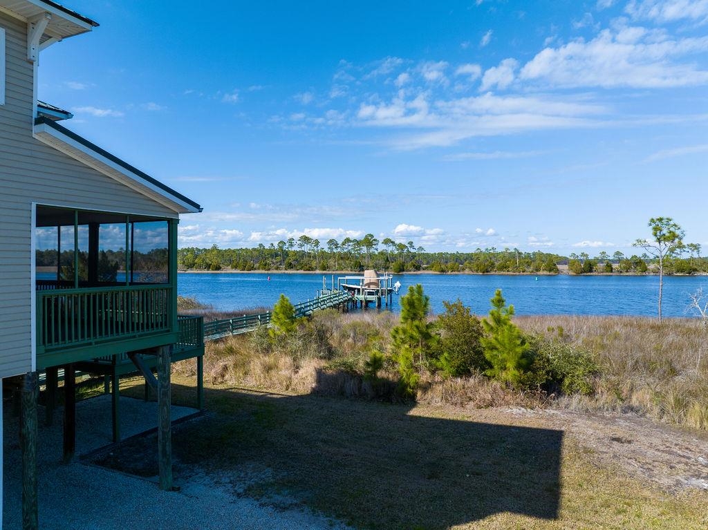 588 River Road