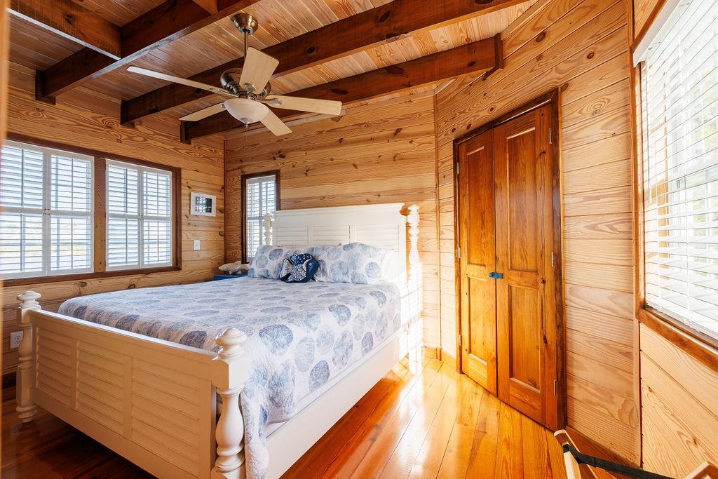 588 River Road