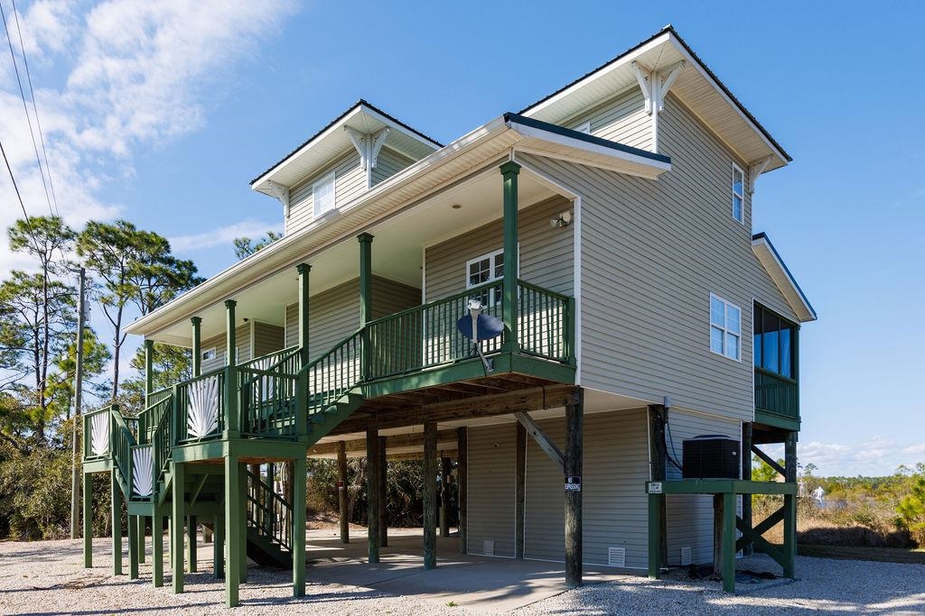 588 River Road