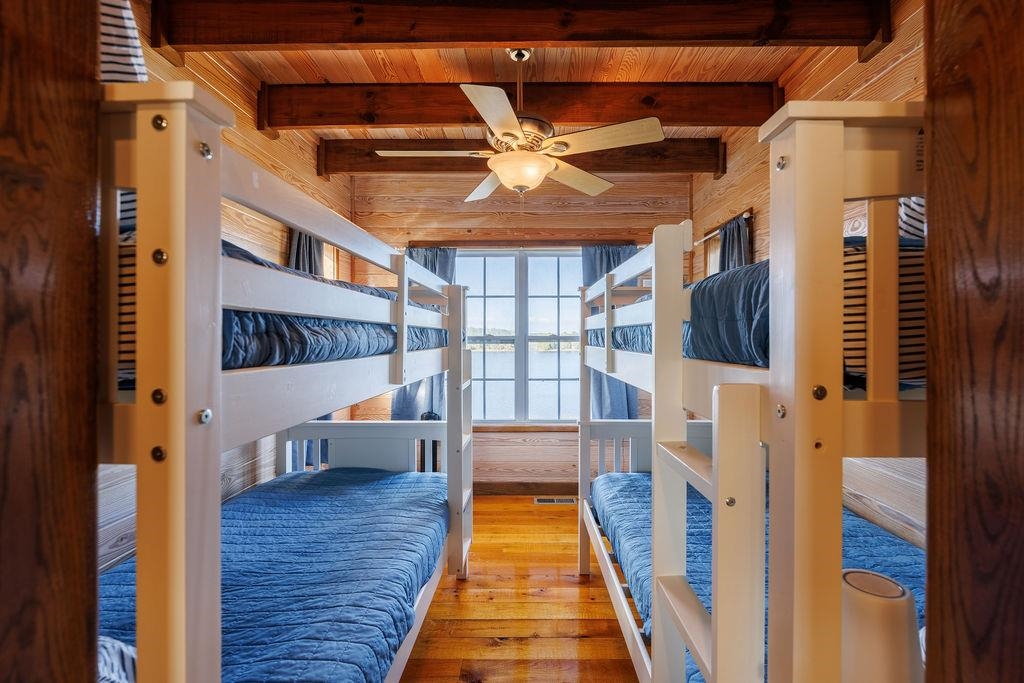 588 River Road