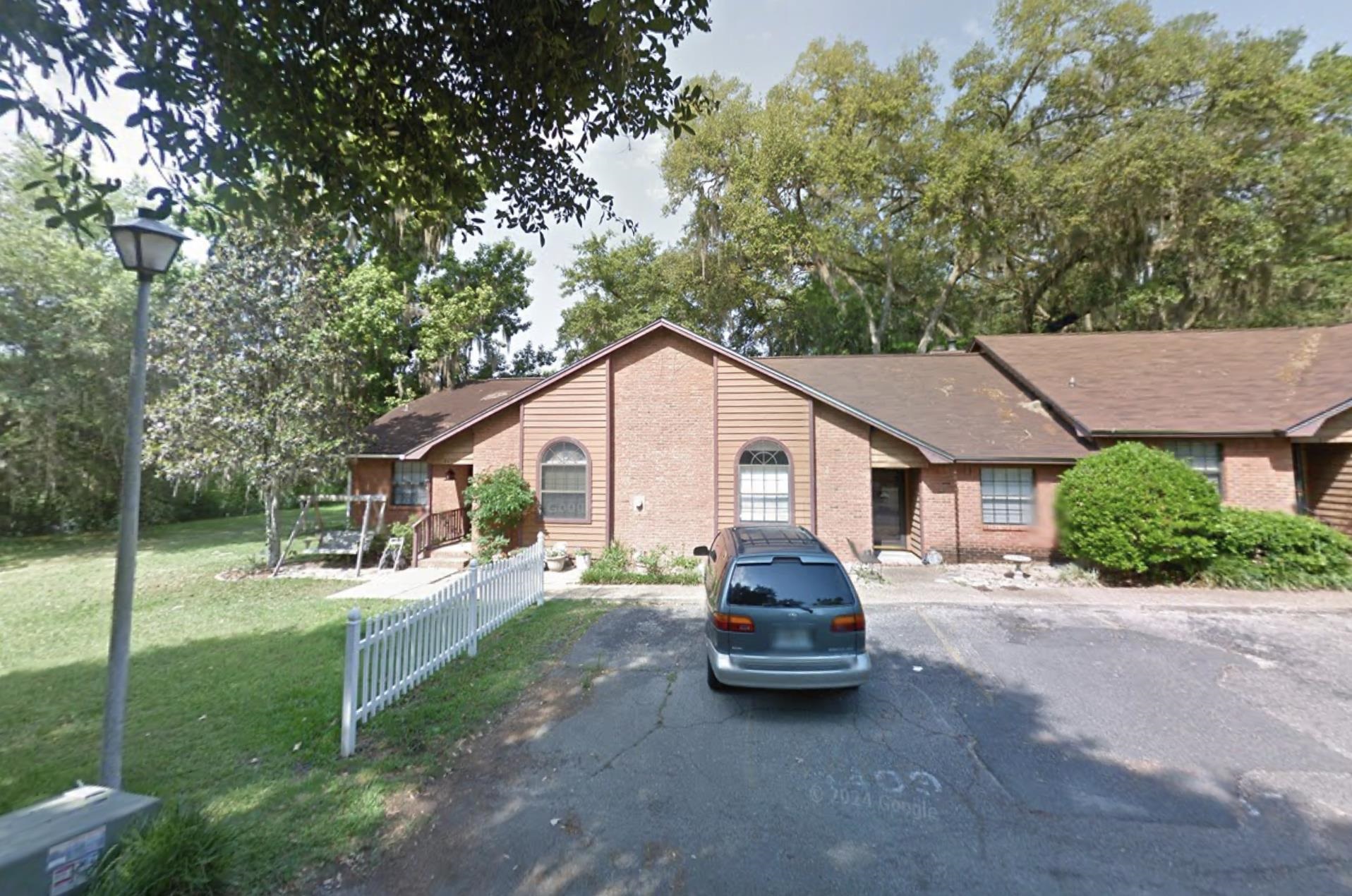 4411 Stratfordshire Court