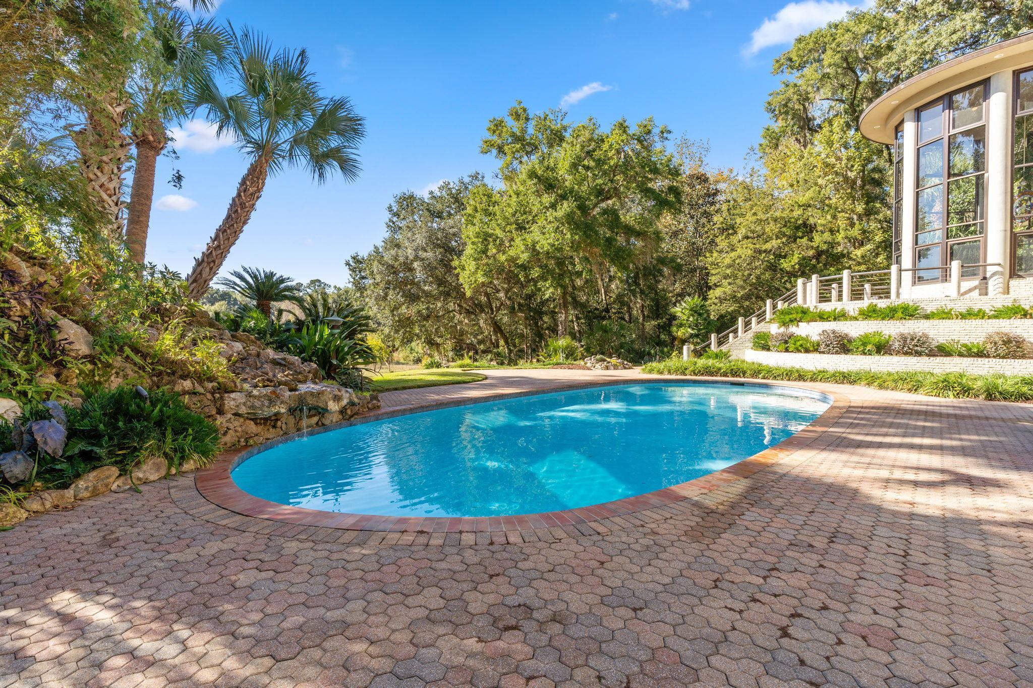 767 RHODEN COVE