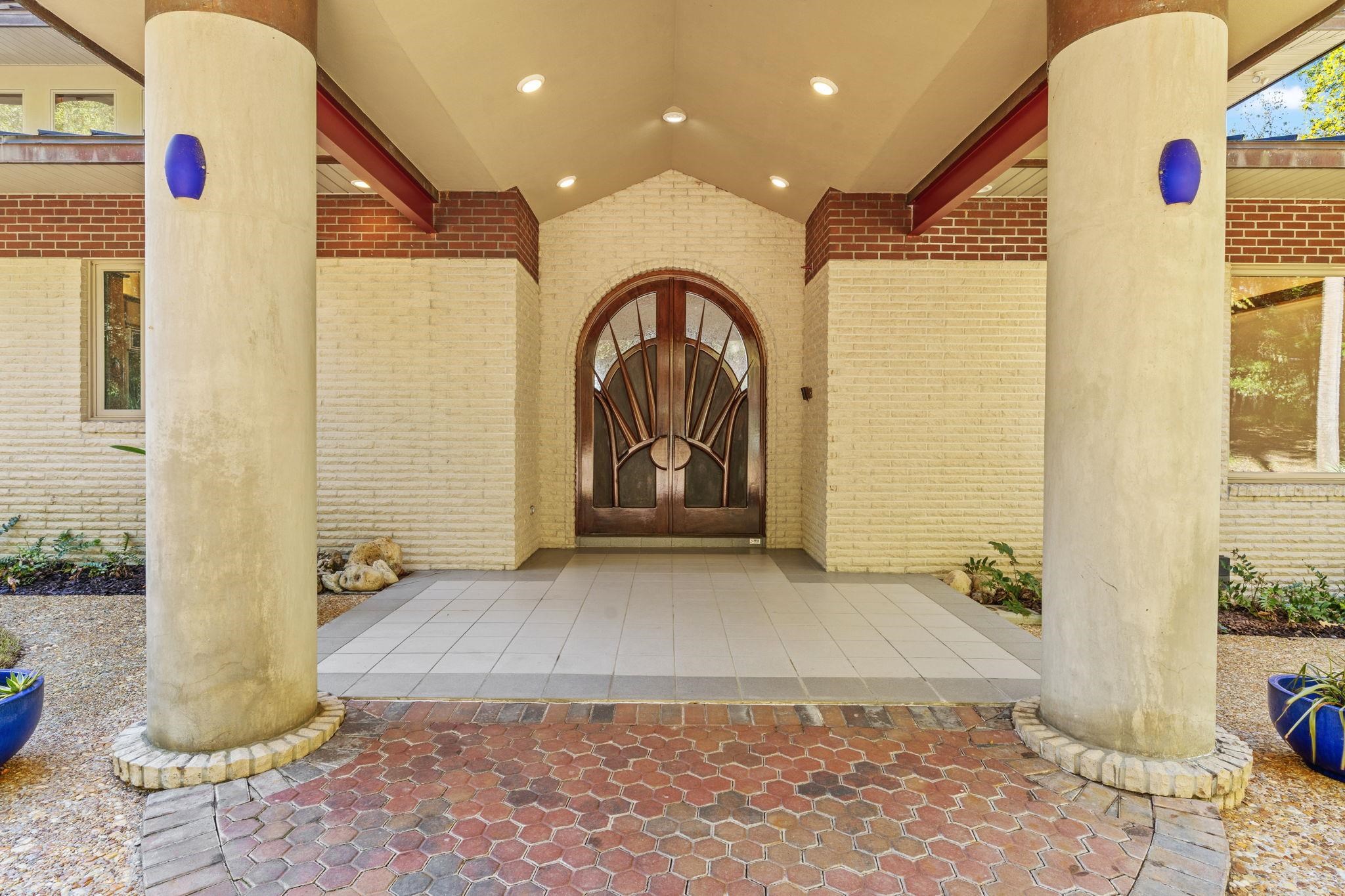 767 RHODEN COVE