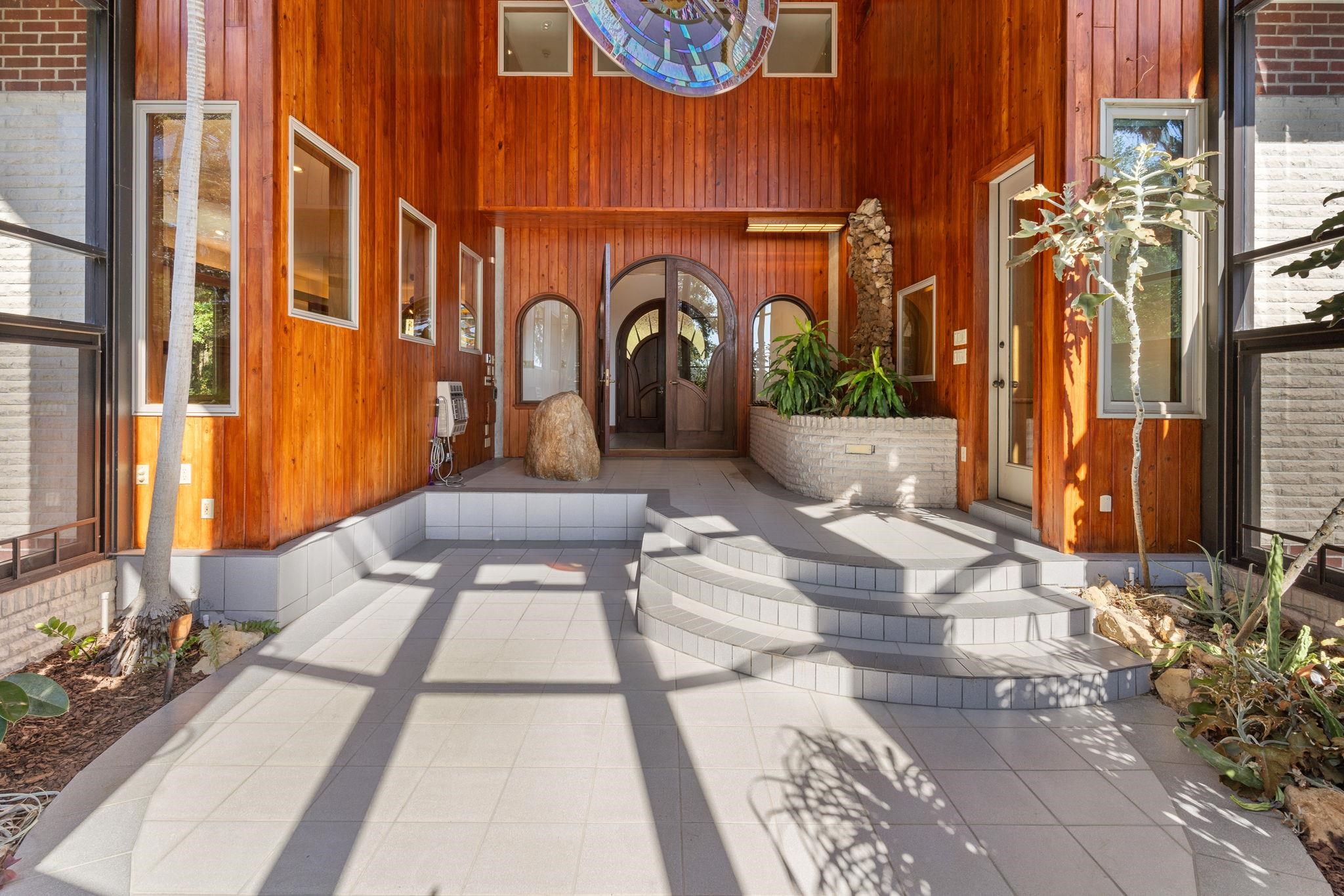 767 RHODEN COVE