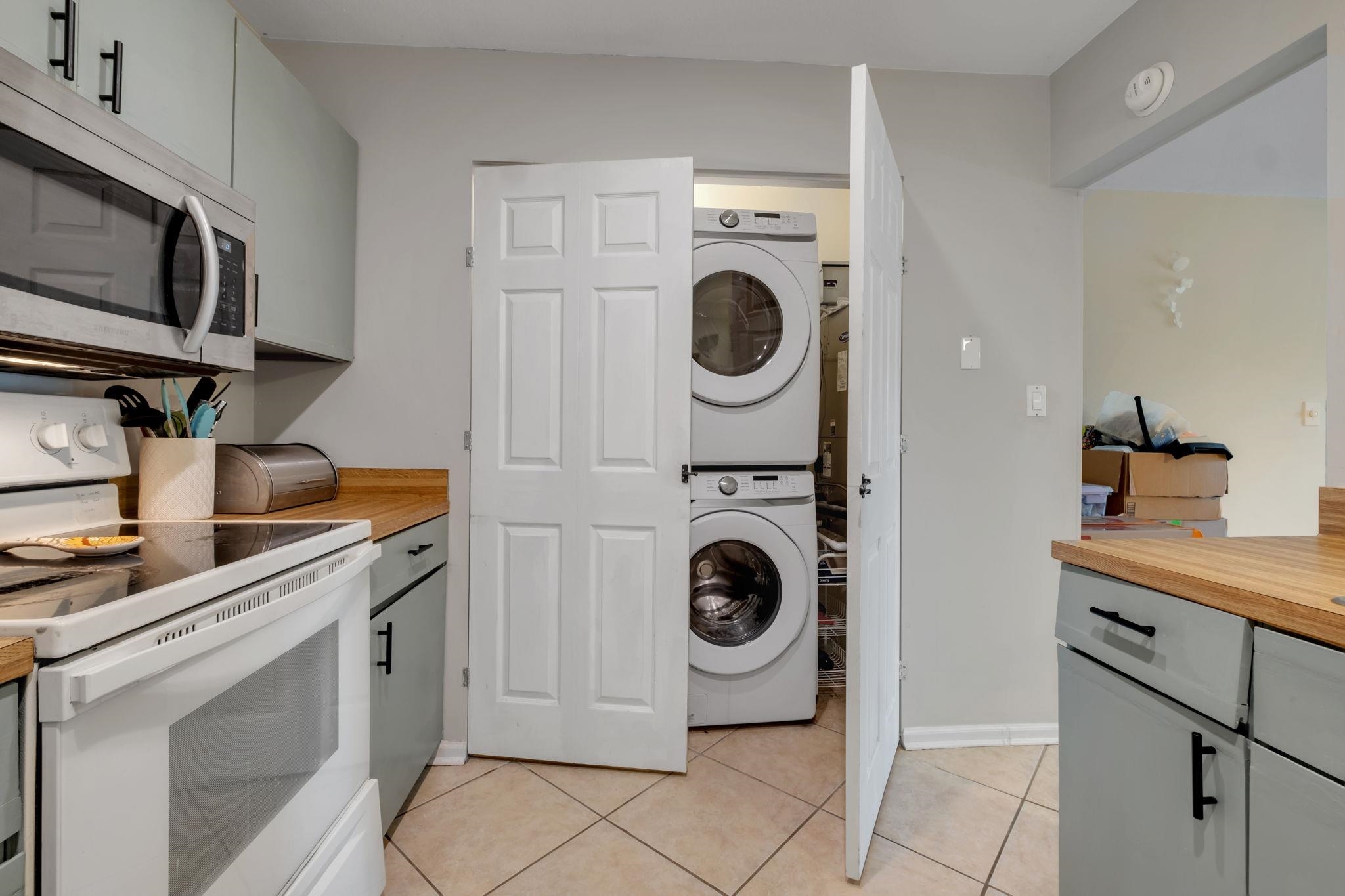 1571 STONE Road Unit: 1D
