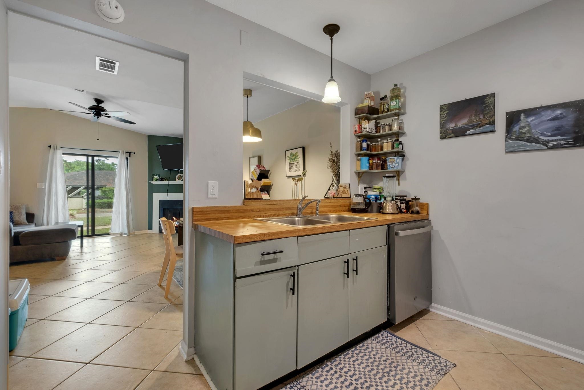 1571 STONE Road Unit: 1D