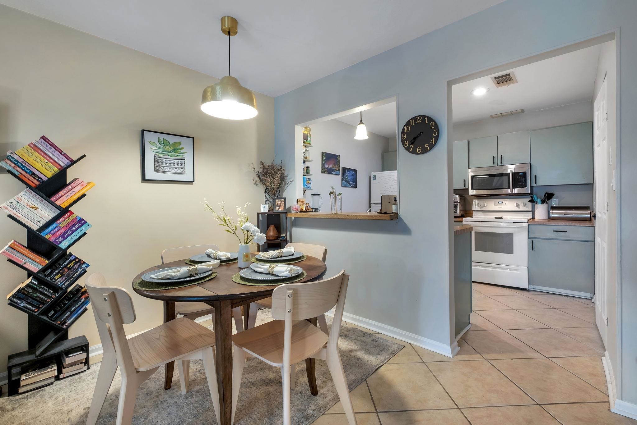 1571 STONE Road Unit: 1D