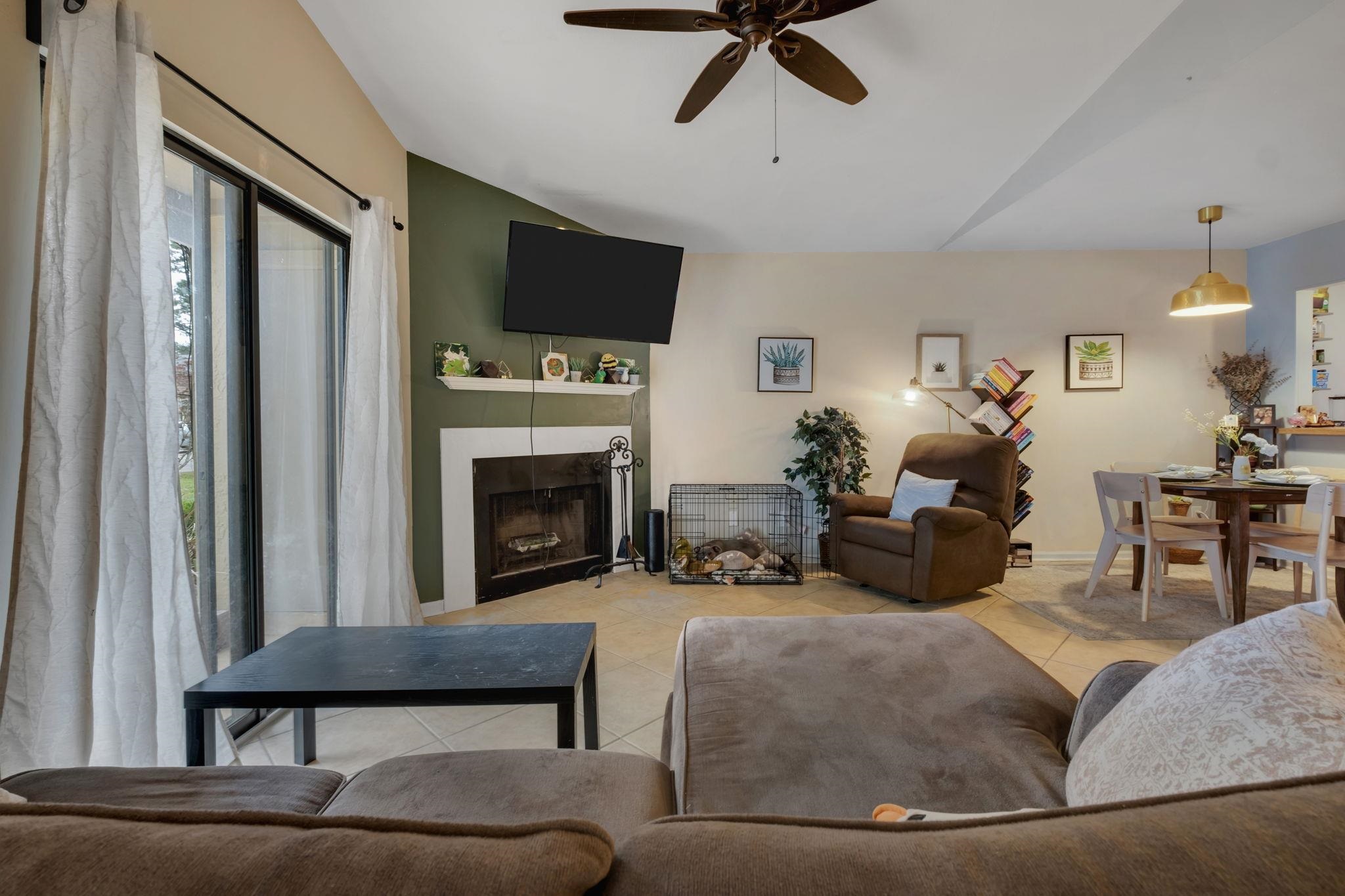 1571 STONE Road Unit: 1D