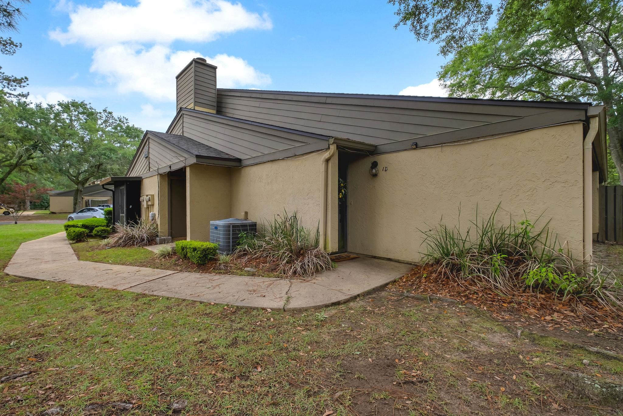 1571 STONE Road Unit: 1D
