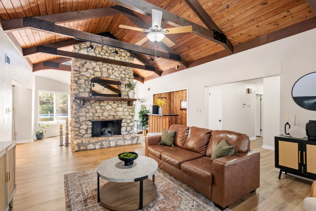 3512 Willow Springs Lane