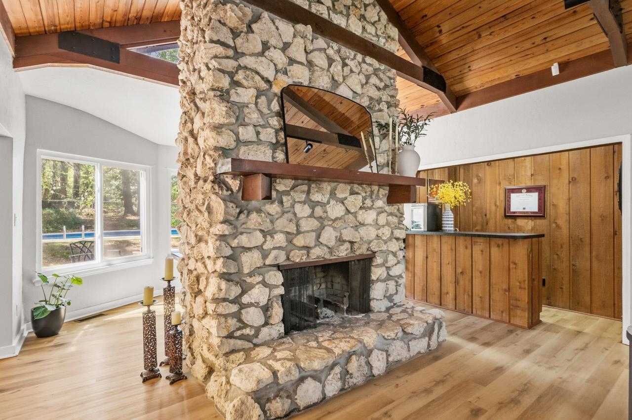3512 Willow Springs Lane
