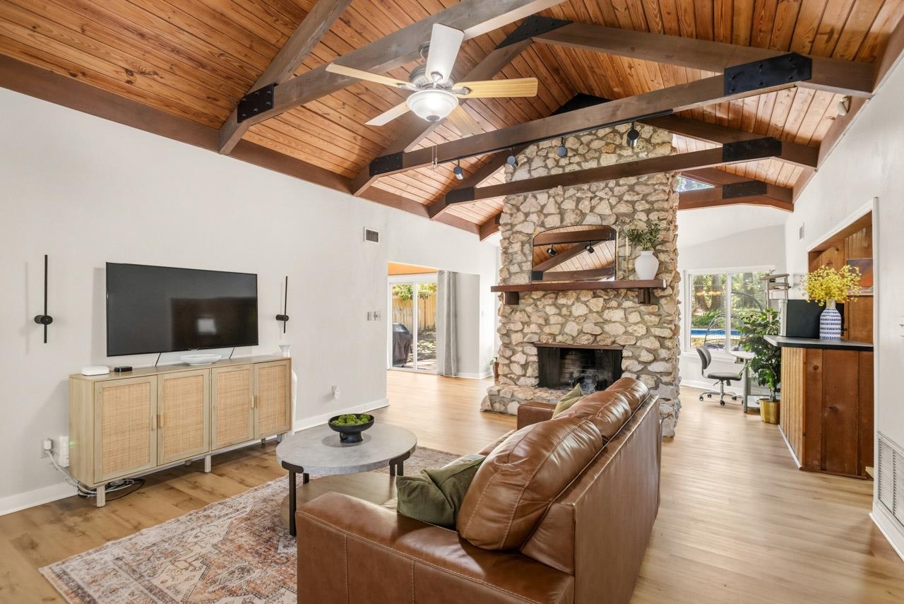 3512 Willow Springs Lane