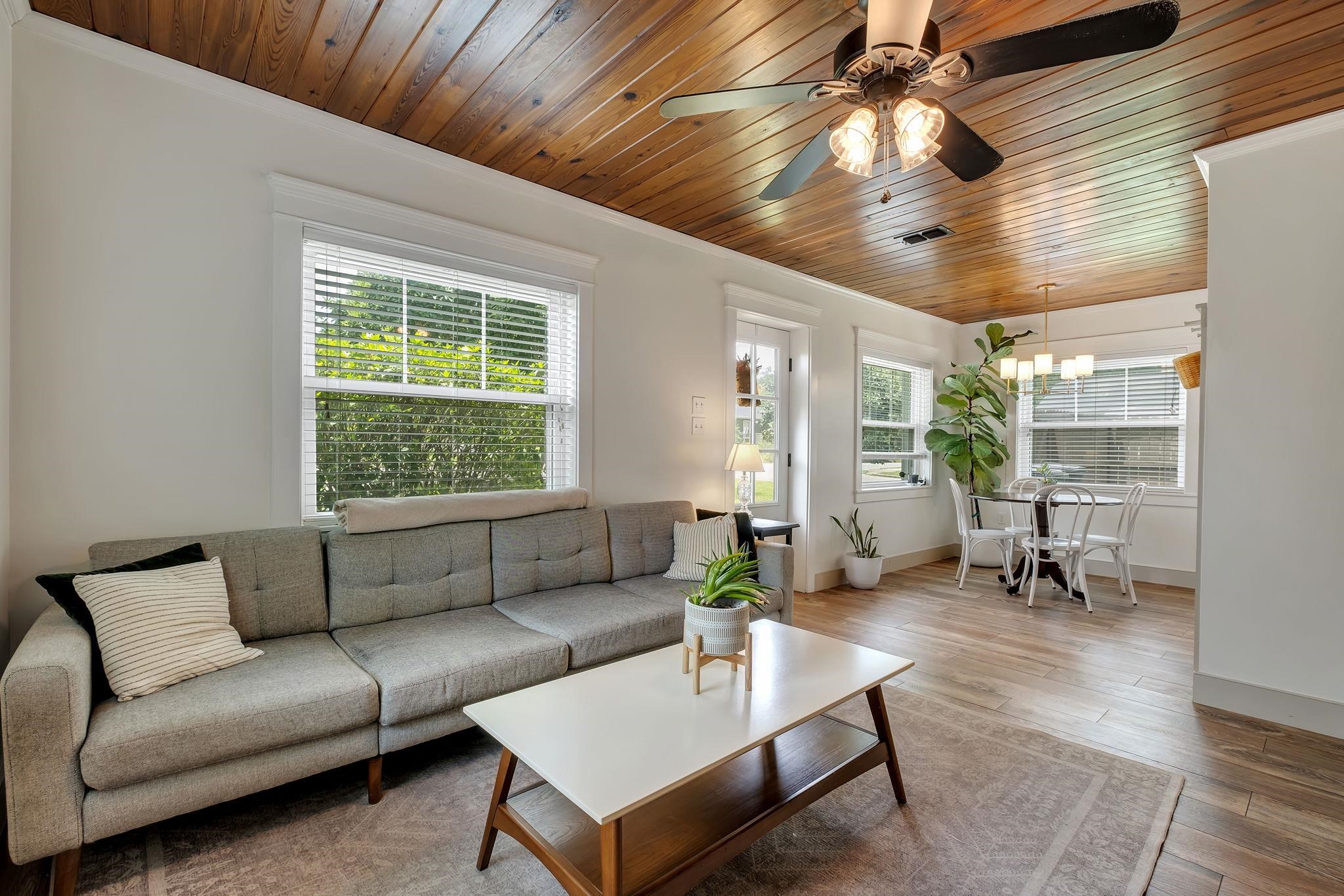 438 W 8th Avenue