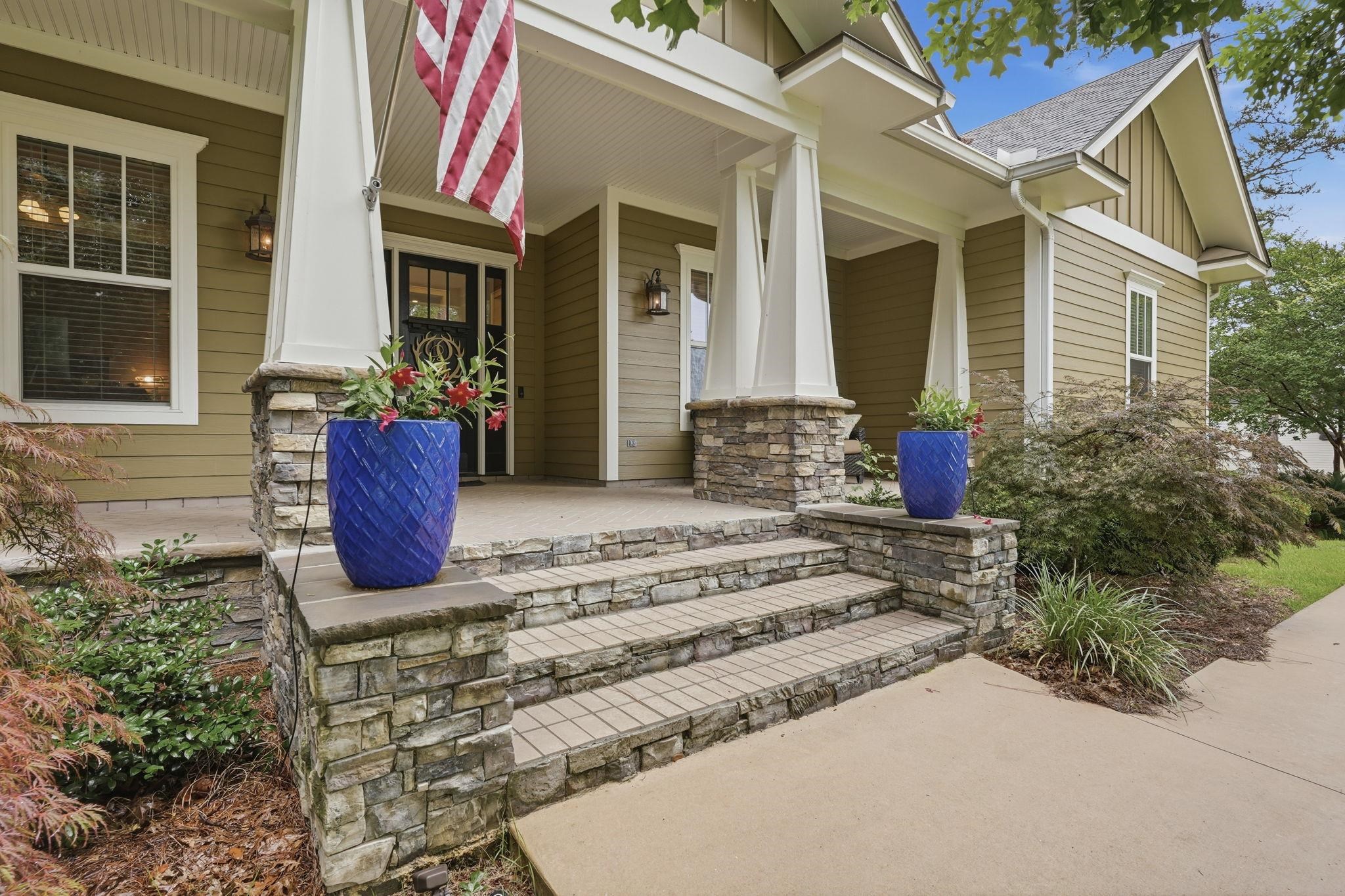 6311 Bird Dog Point