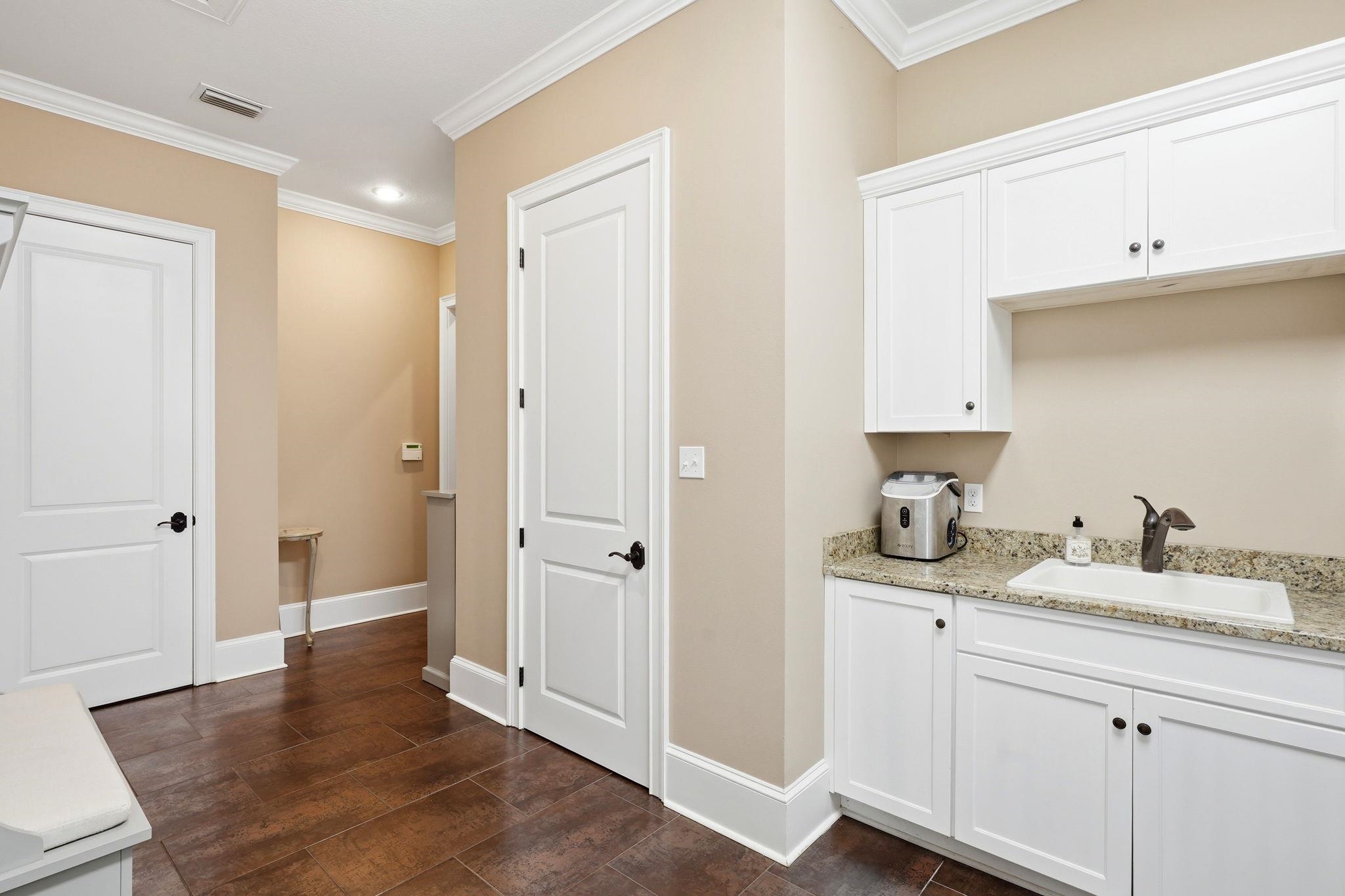 6311 Bird Dog Point