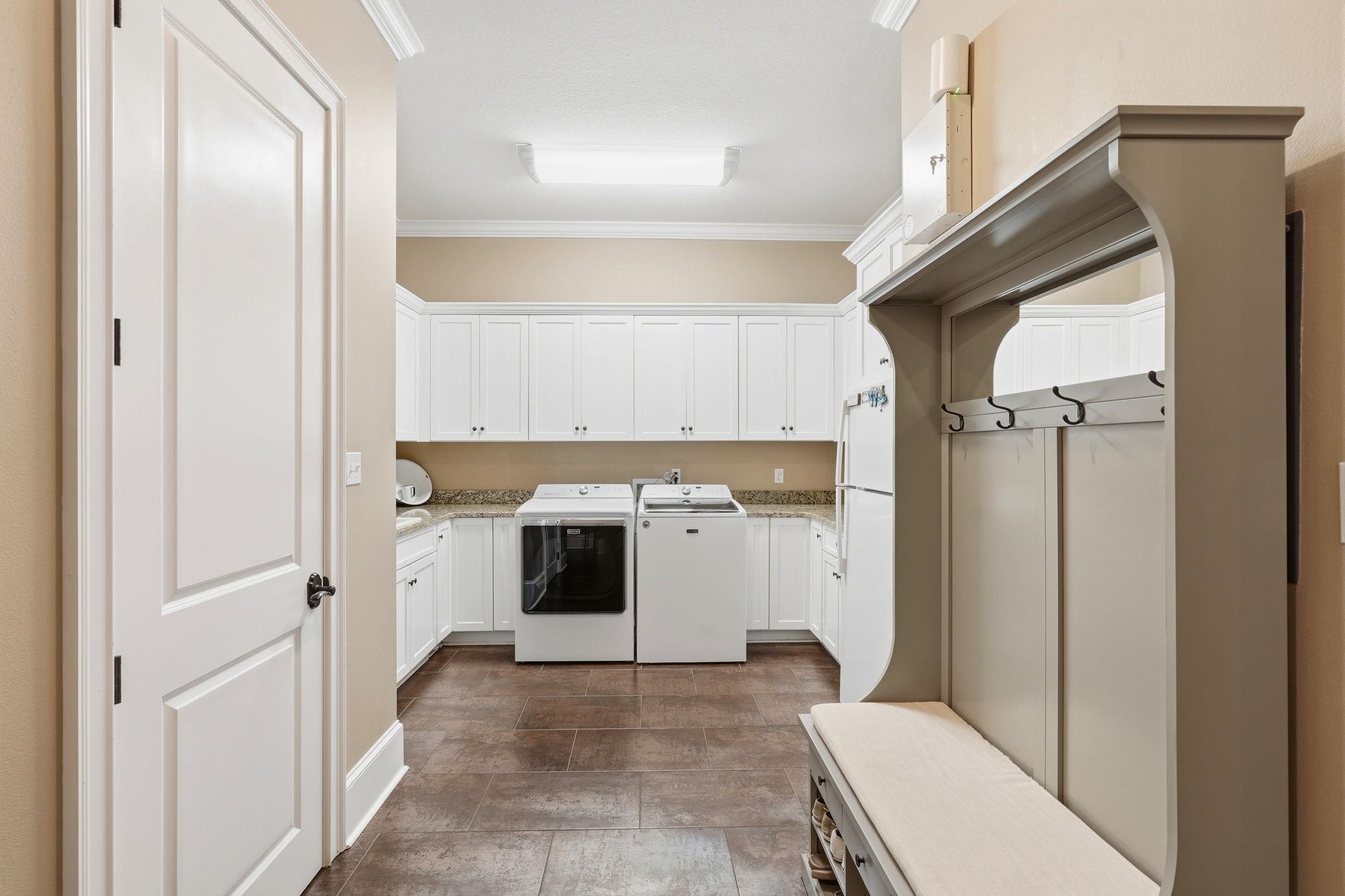 6311 Bird Dog Point