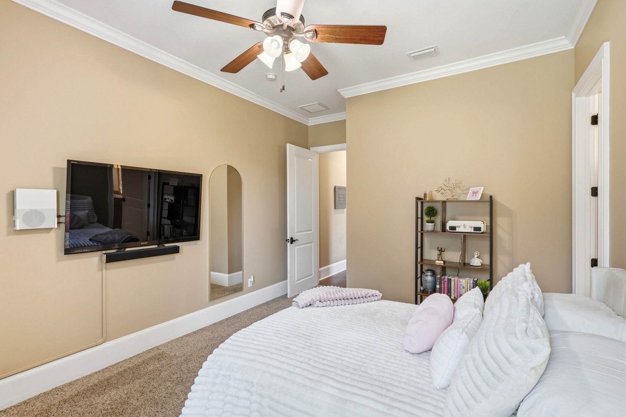6311 Bird Dog Point
