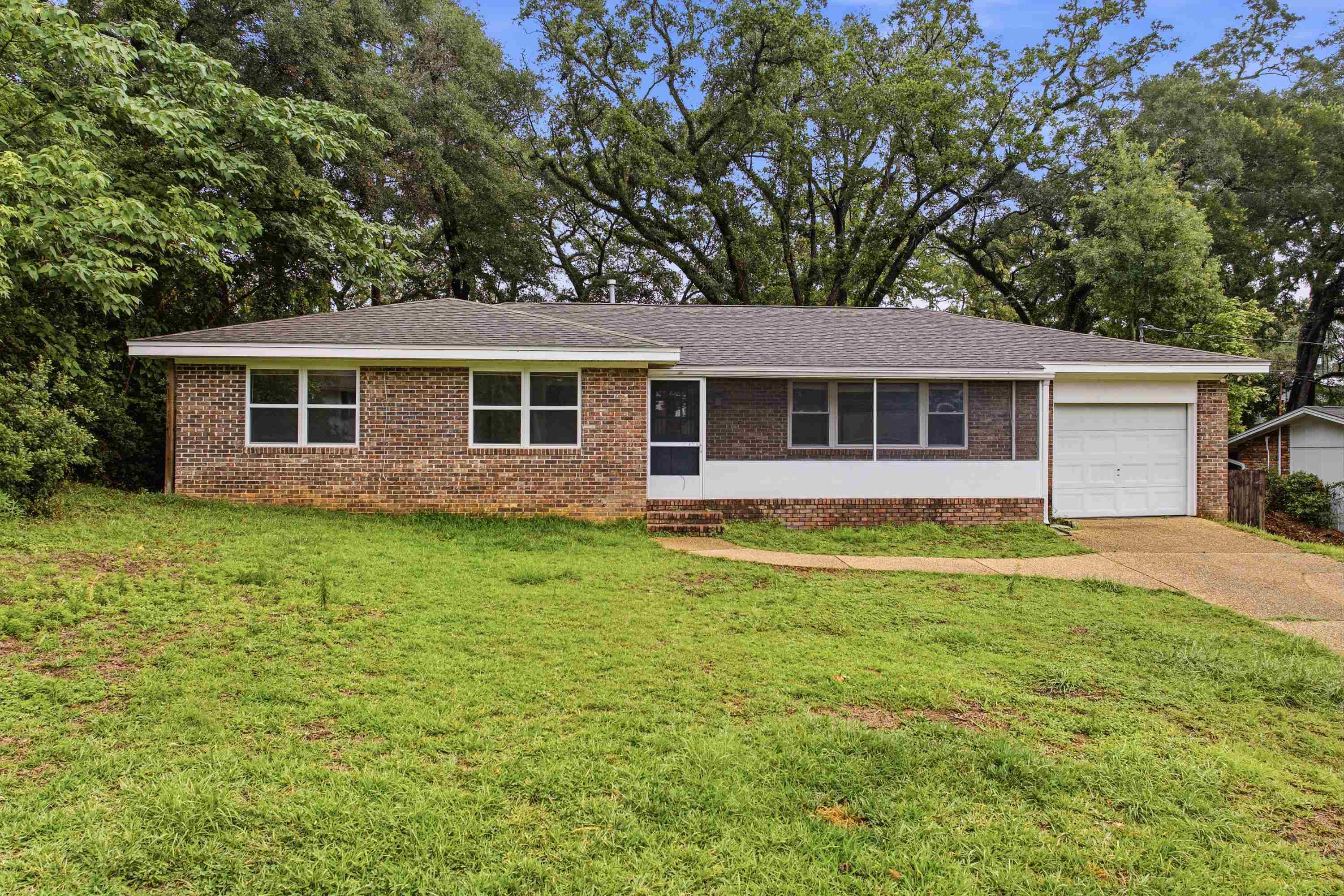 916 Maplewood Avenue
