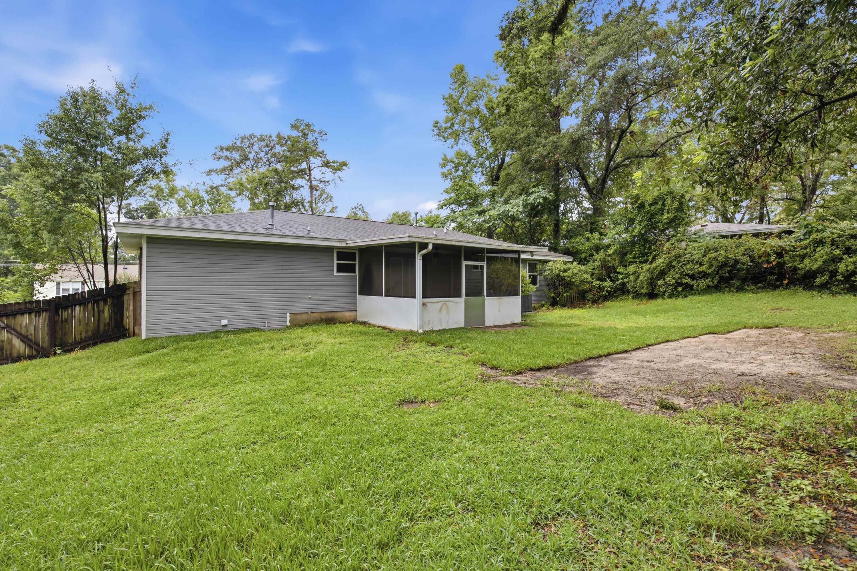 916 Maplewood Avenue