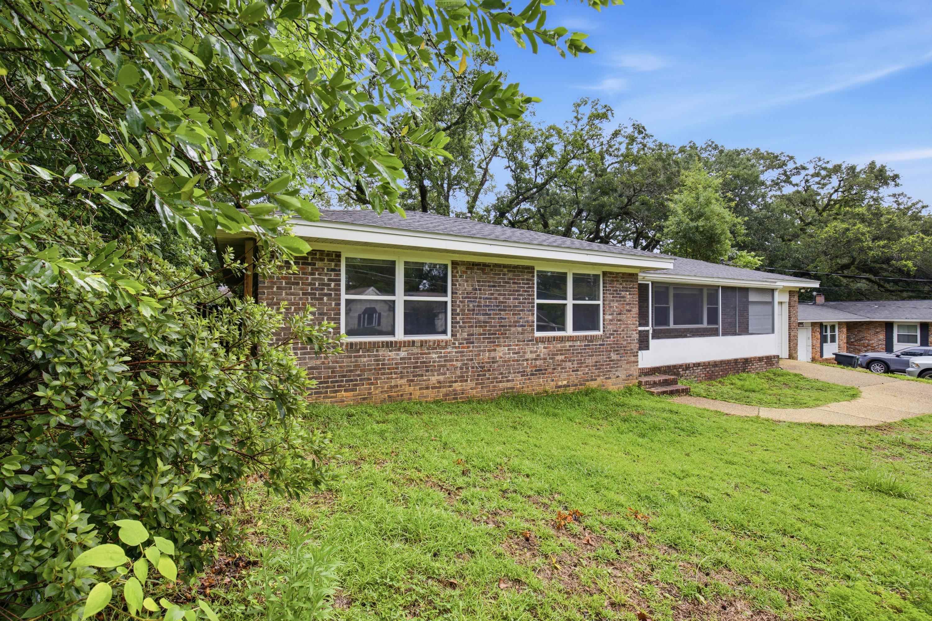 916 Maplewood Avenue