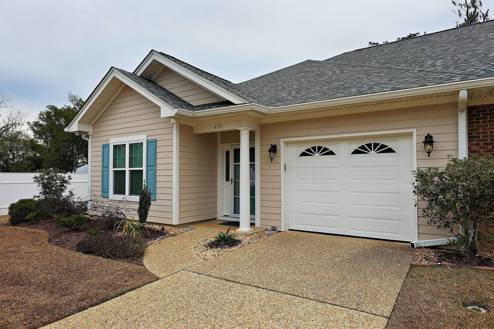 490 N Cherry Court