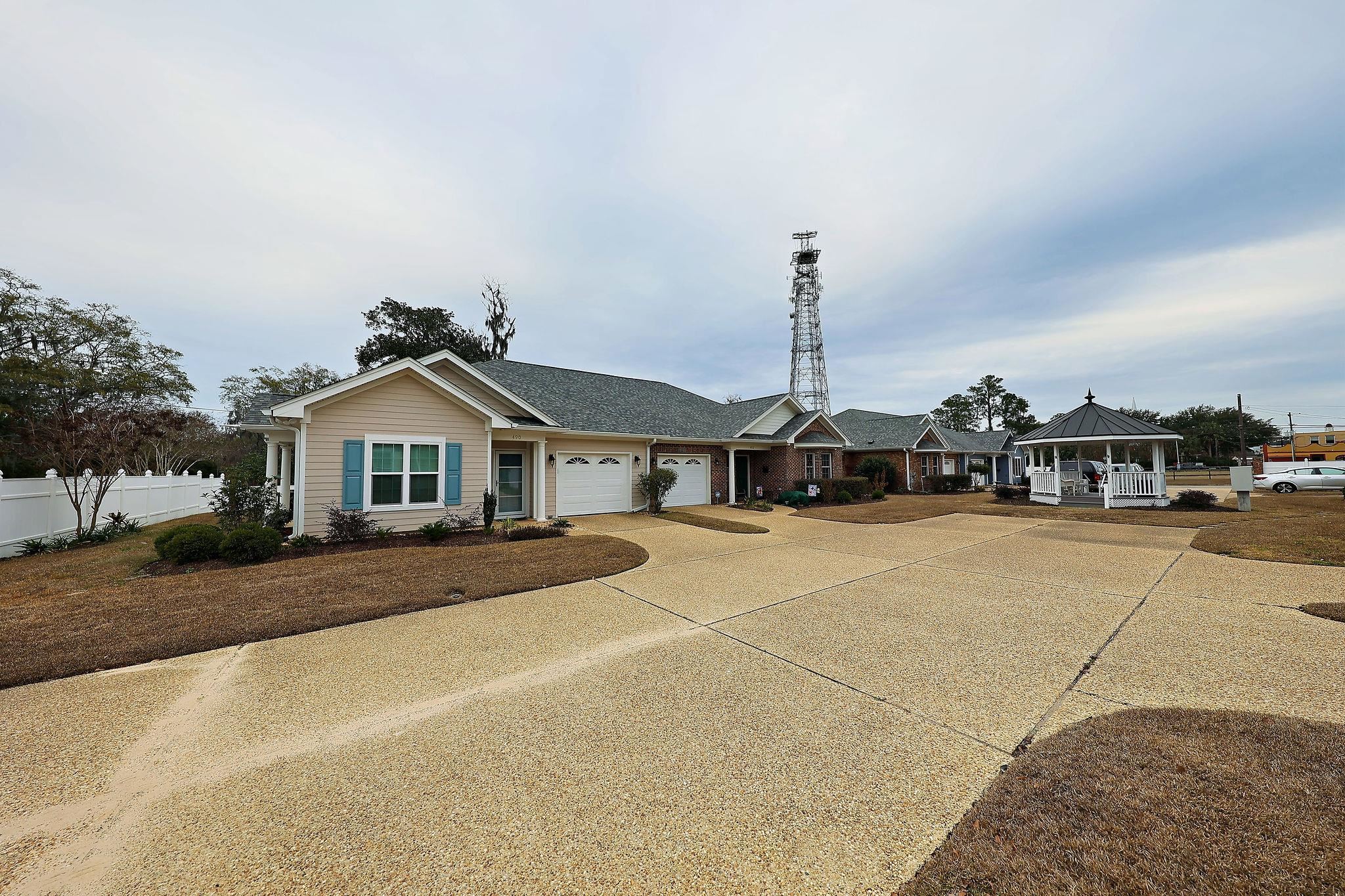 490 N Cherry Court