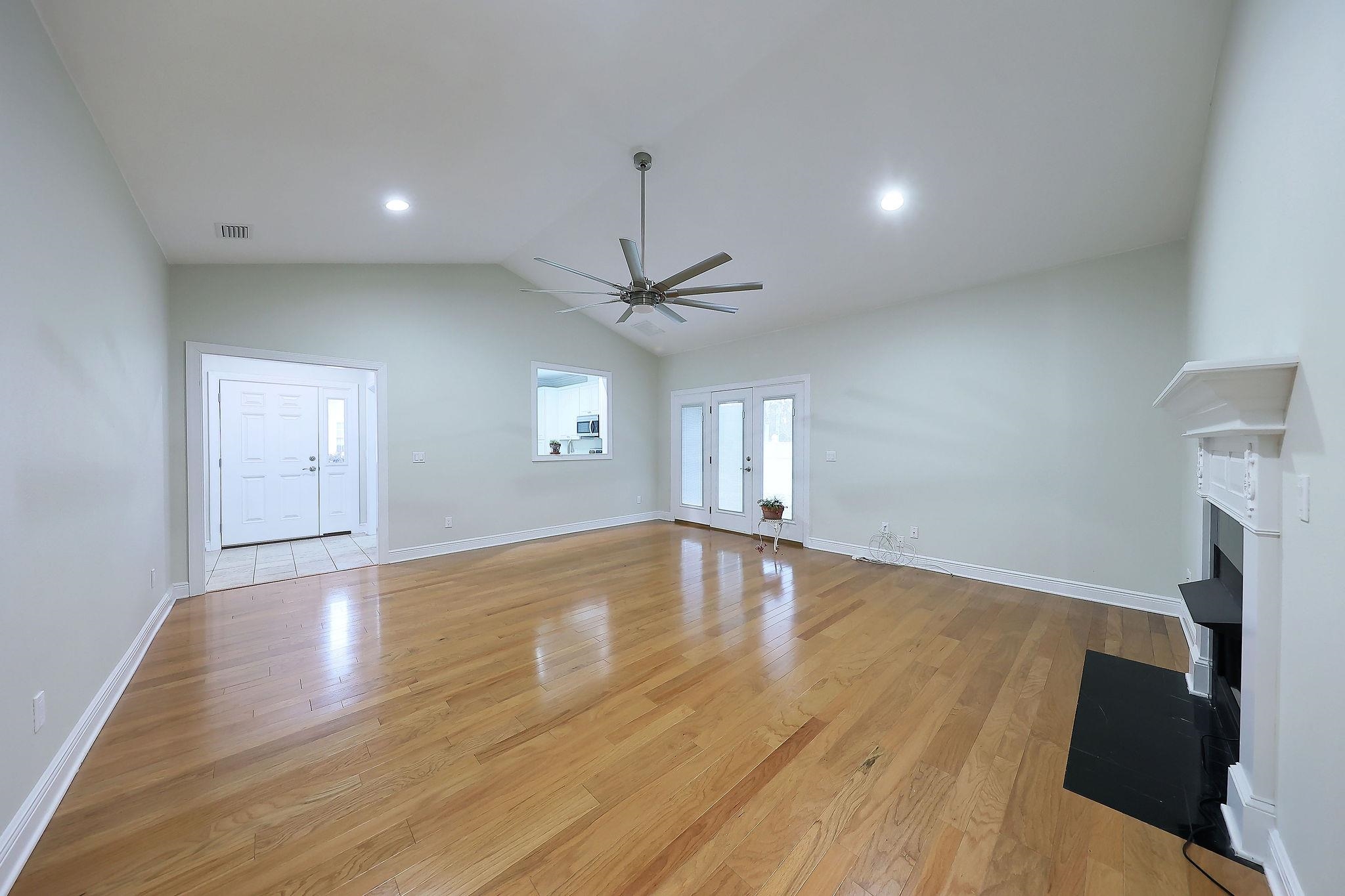 490 N Cherry Court