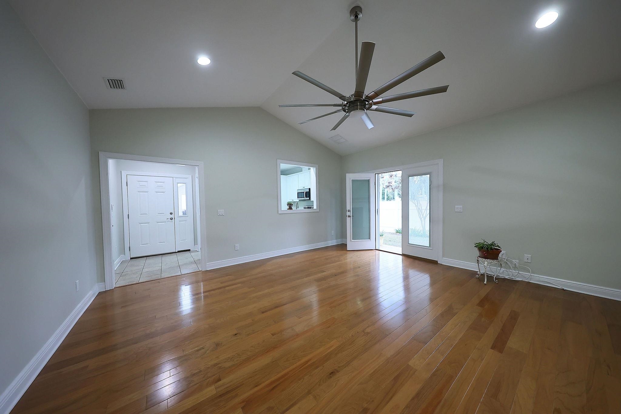 490 N Cherry Court