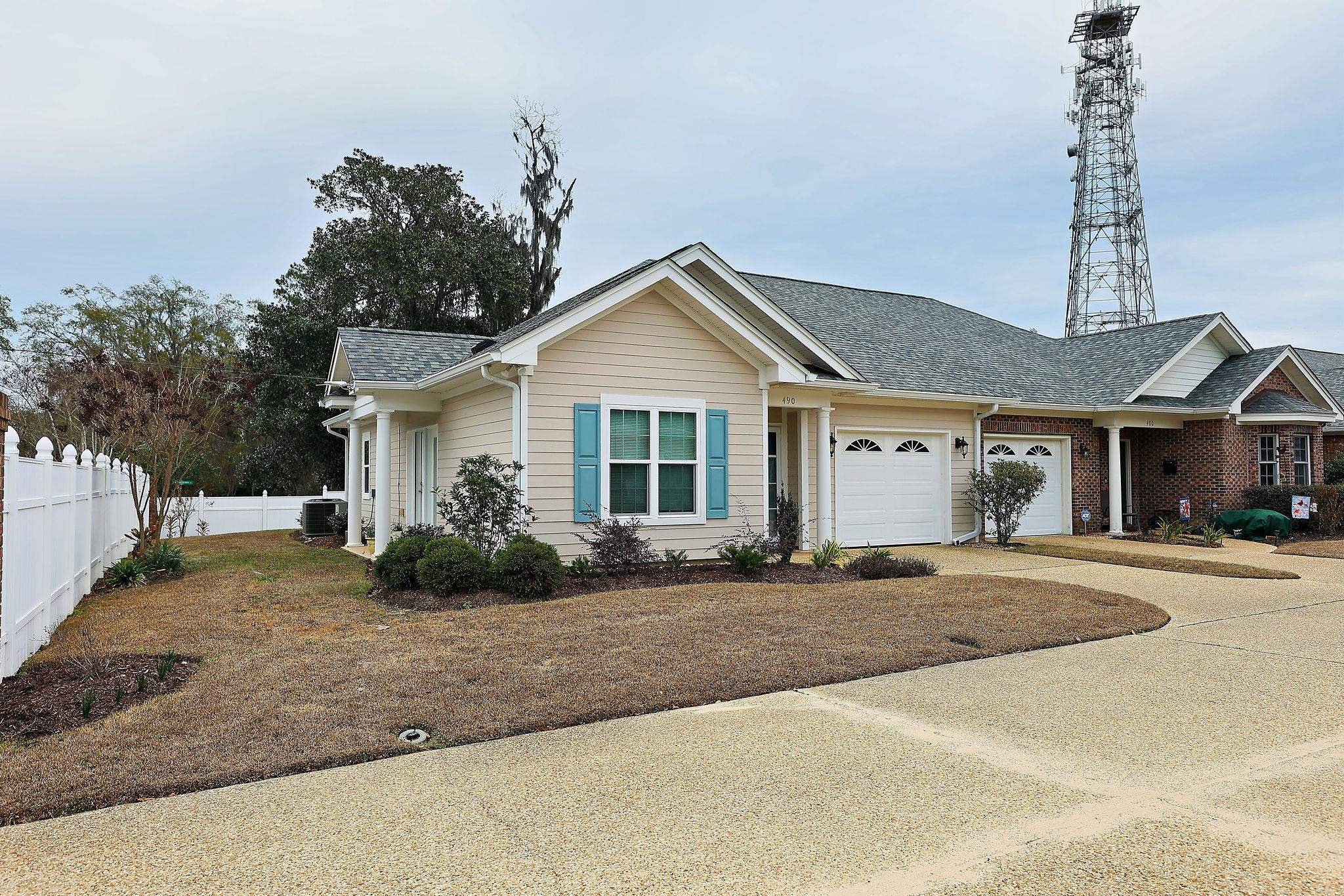 490 N Cherry Court