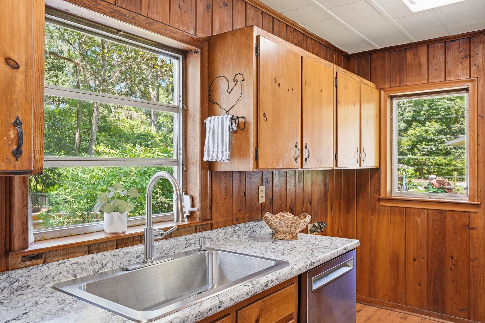 1314 Lakeside Drive