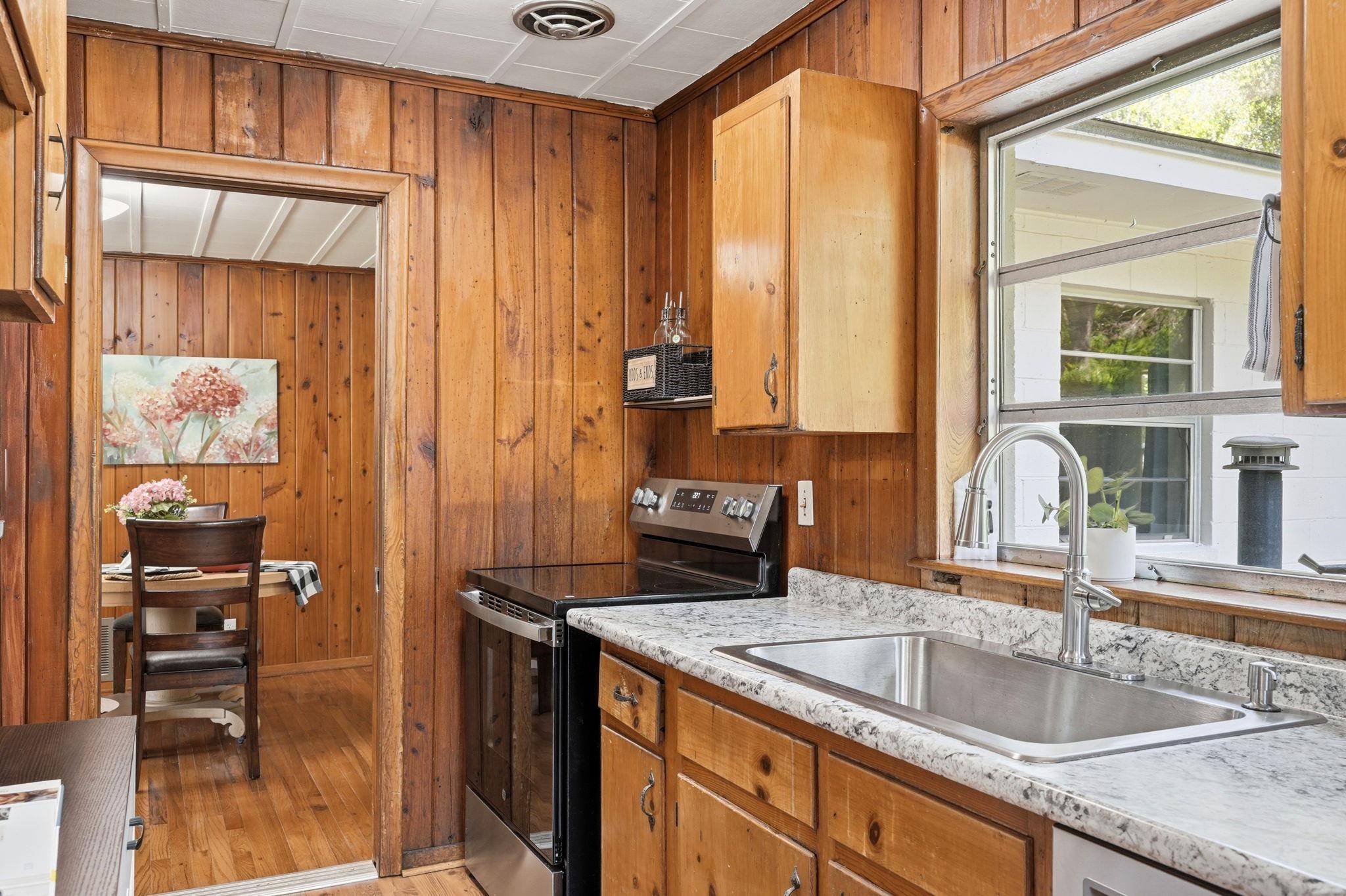 1314 Lakeside Drive