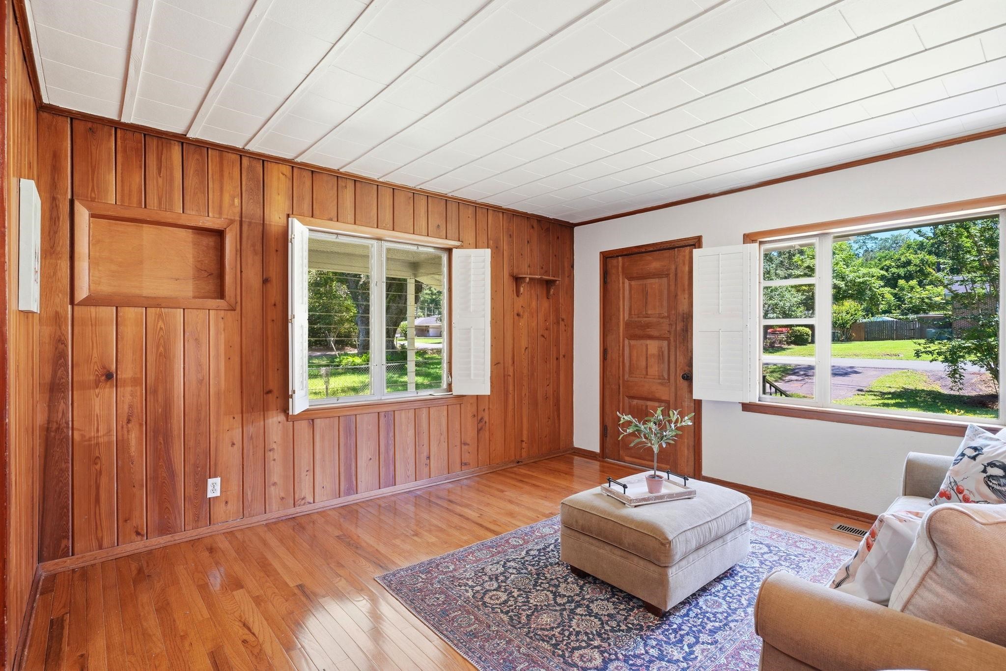1314 Lakeside Drive