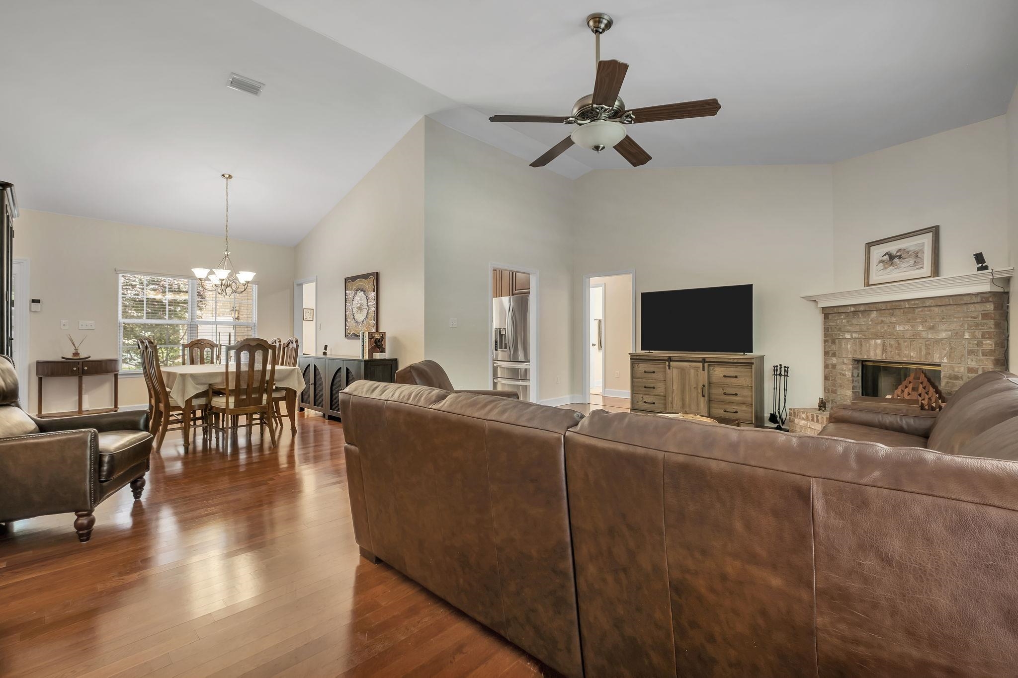 3489 Cedarwood Trail