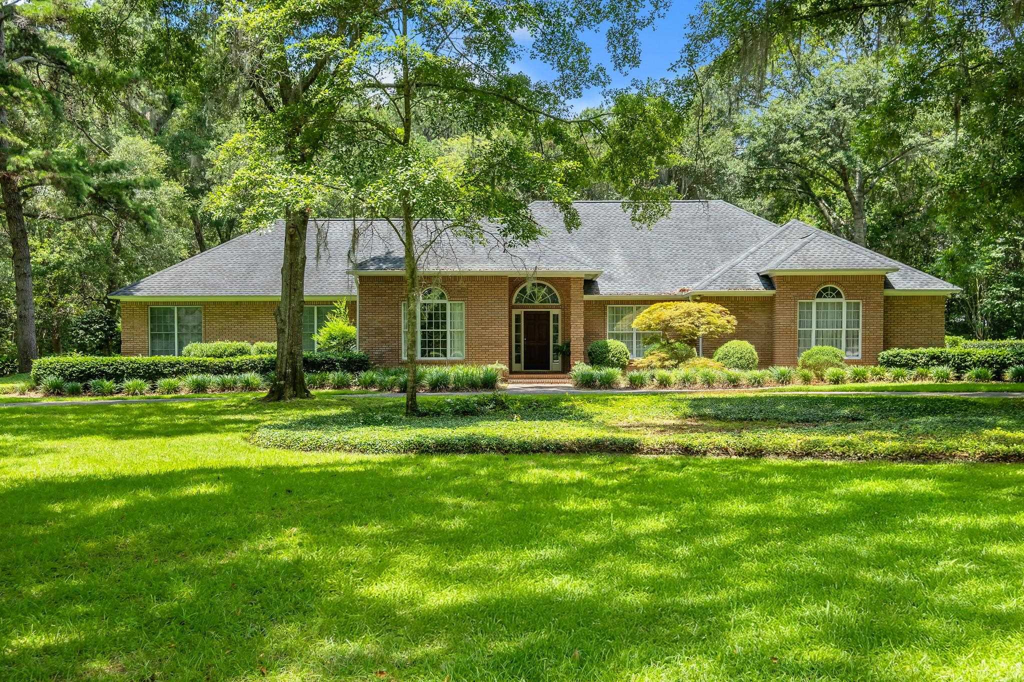 200 W Rosehill Drive