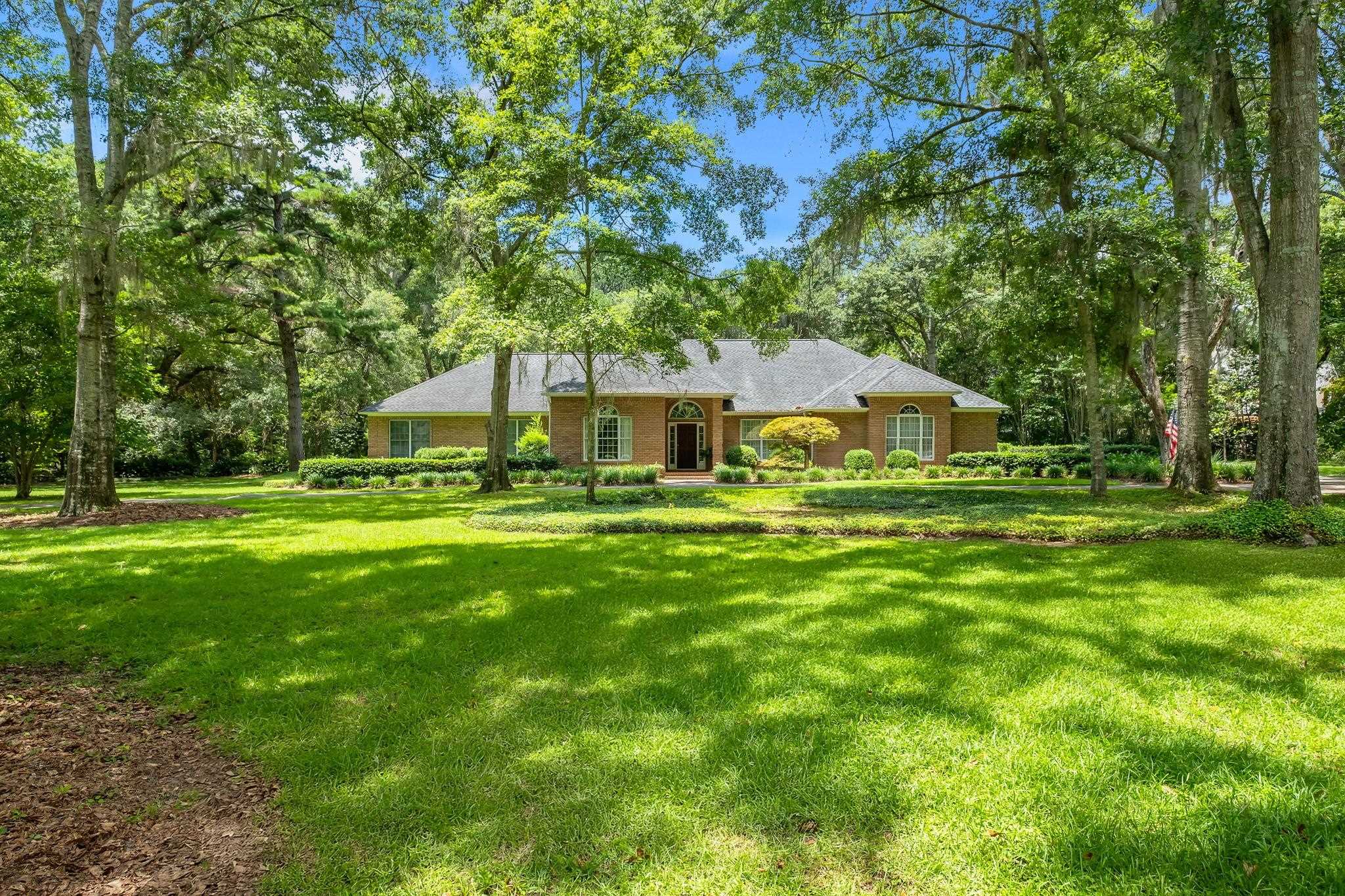 200 W Rosehill Drive
