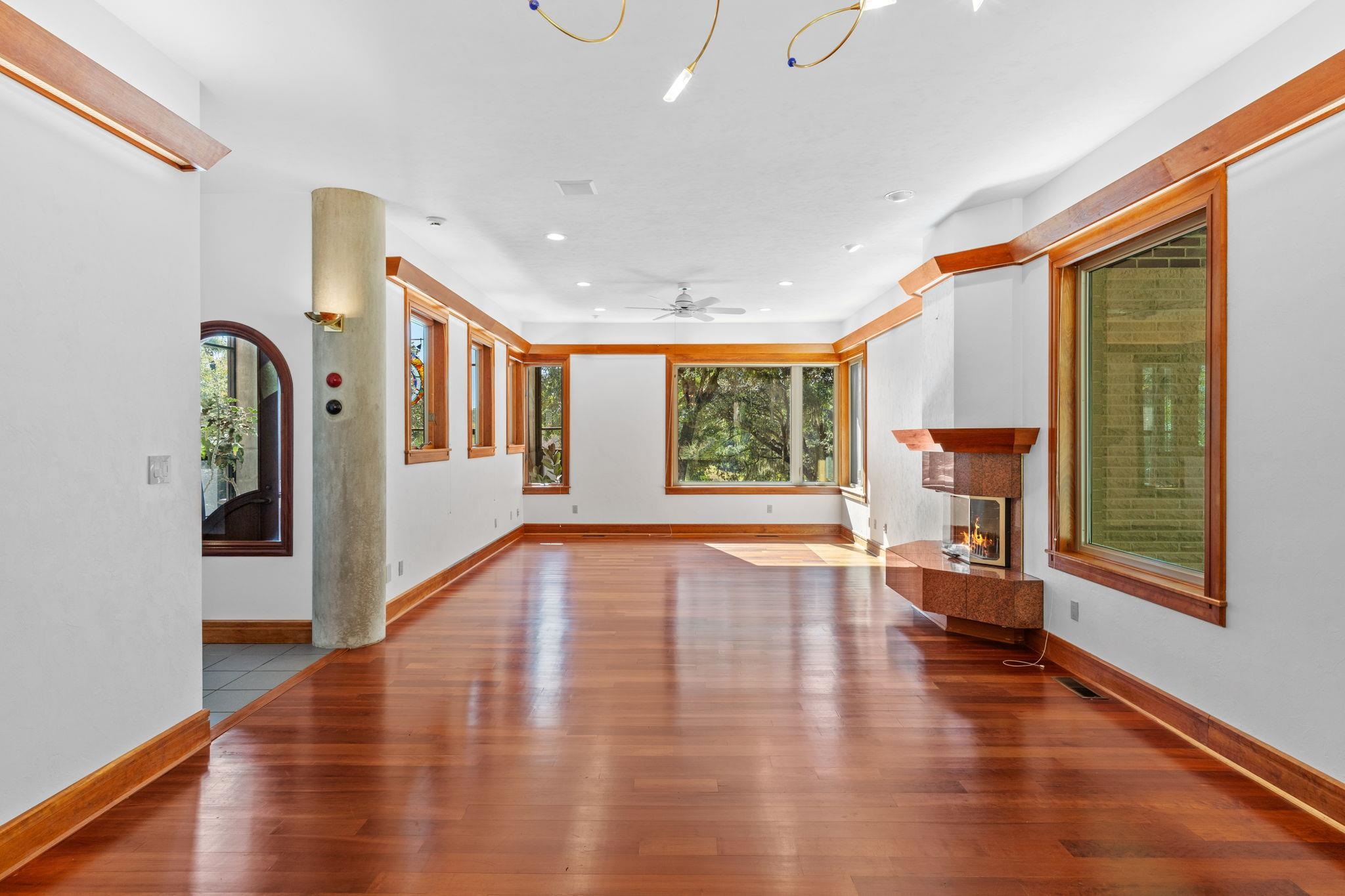 767 RHODEN COVE