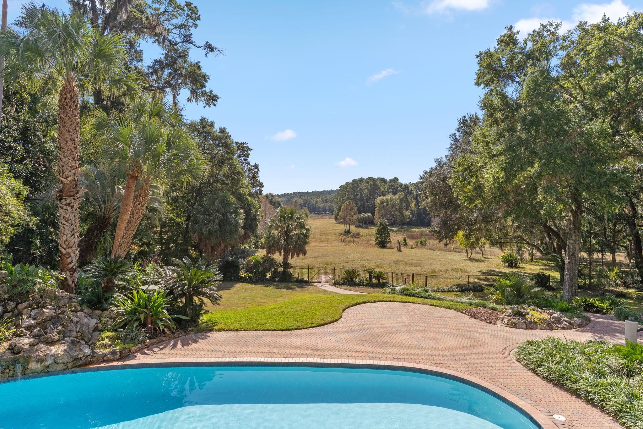 767 RHODEN COVE