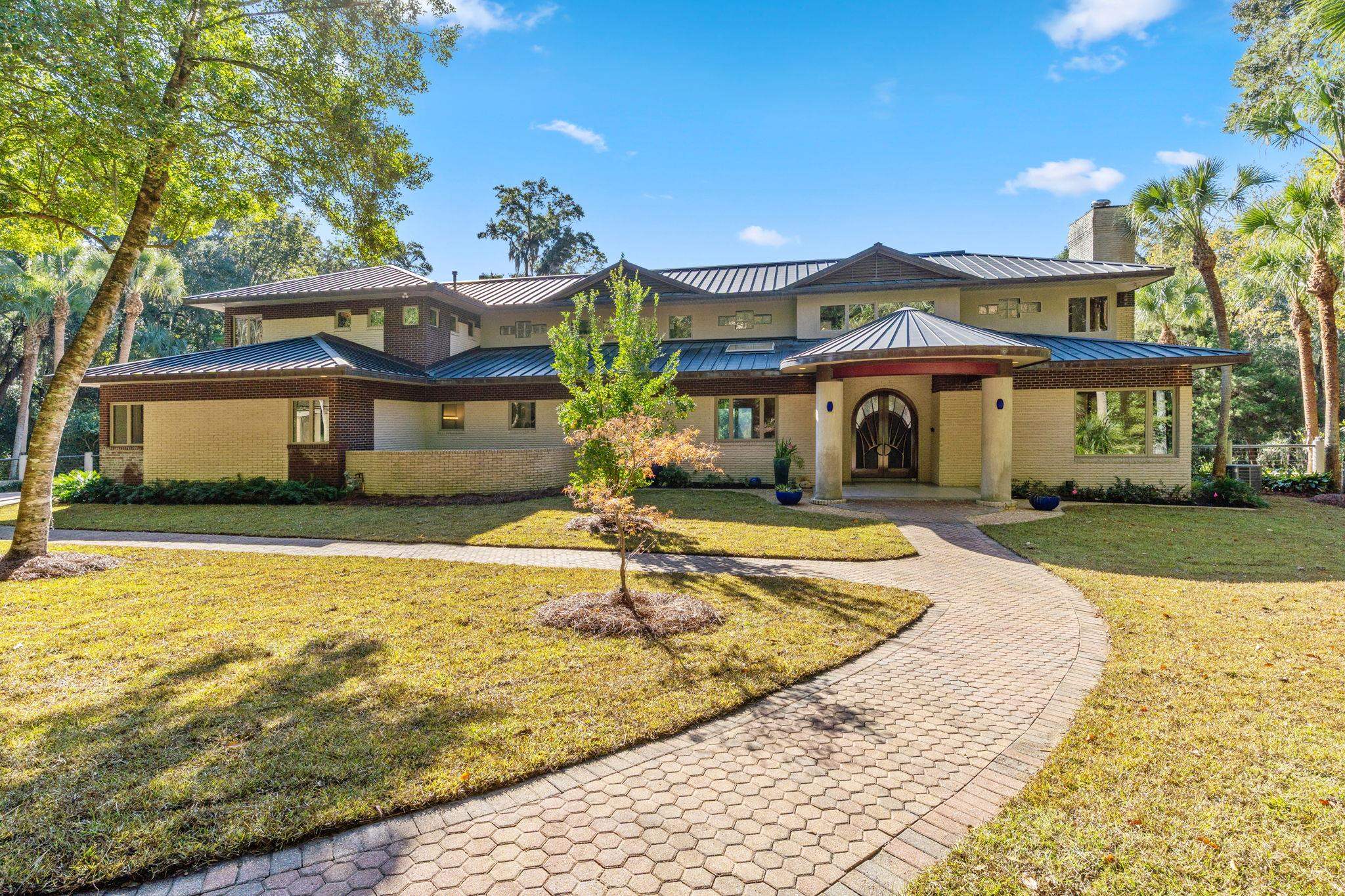 767 RHODEN COVE