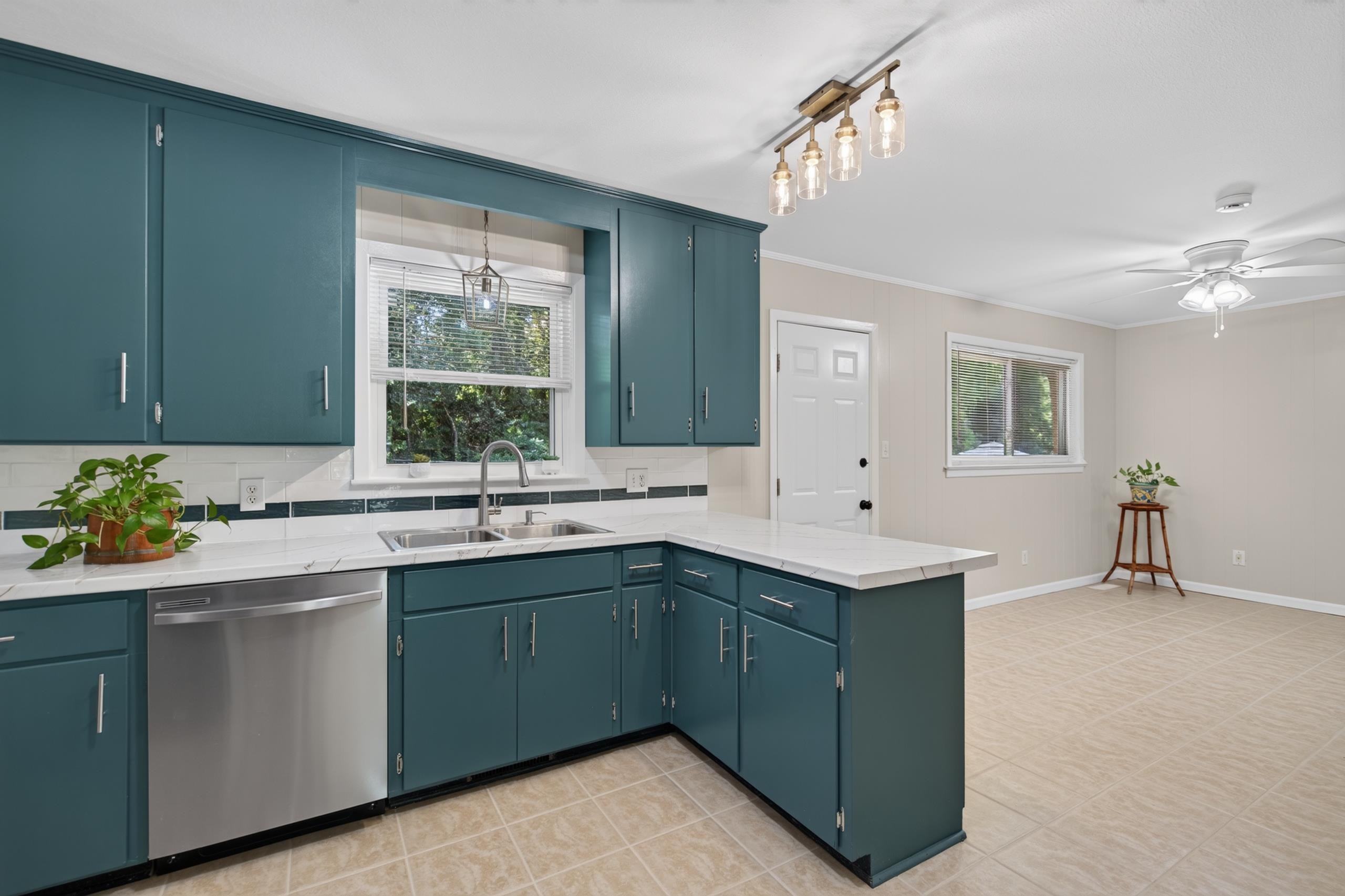 2515 Hastings Dr
