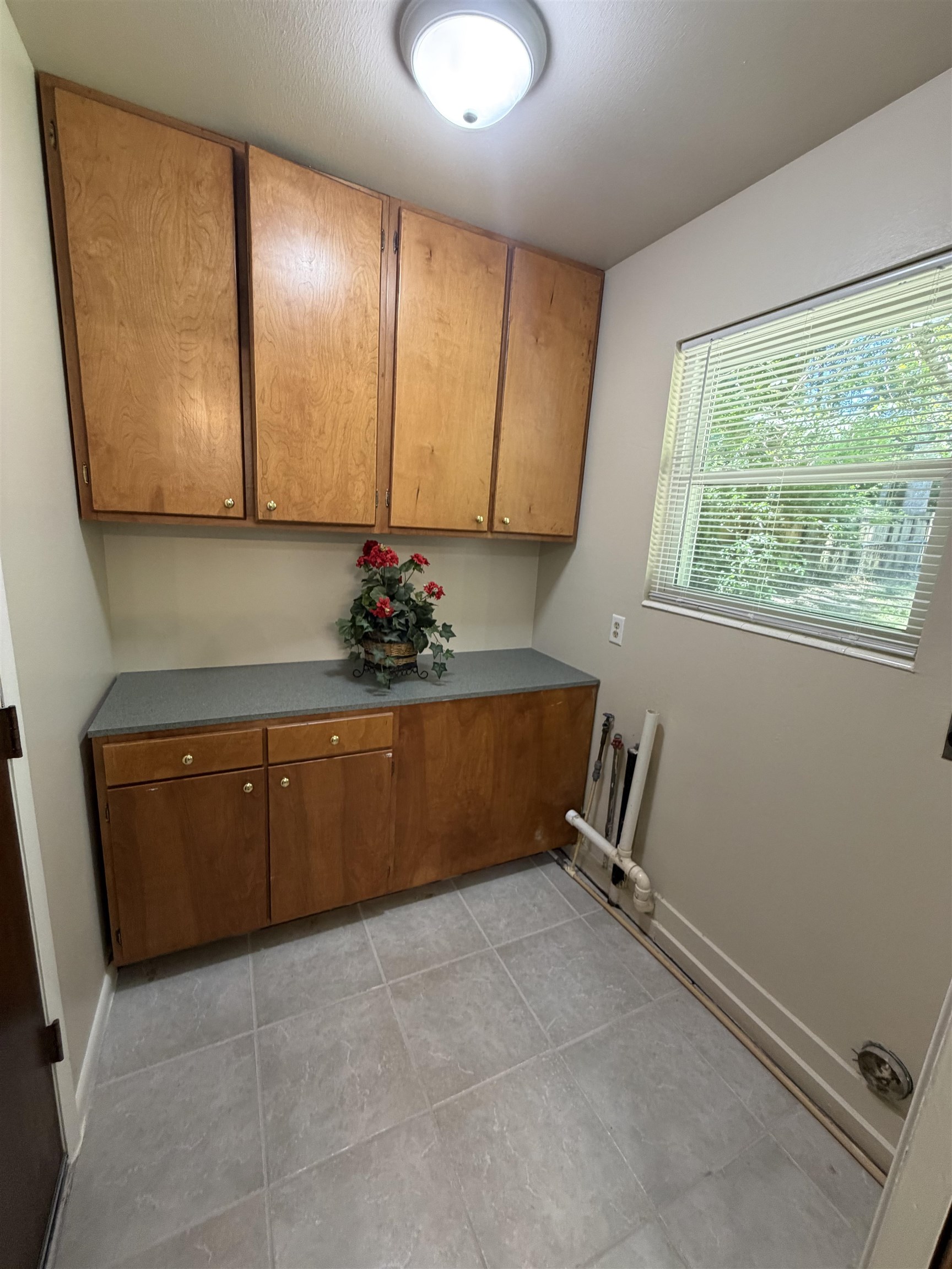 2515 Hastings Dr