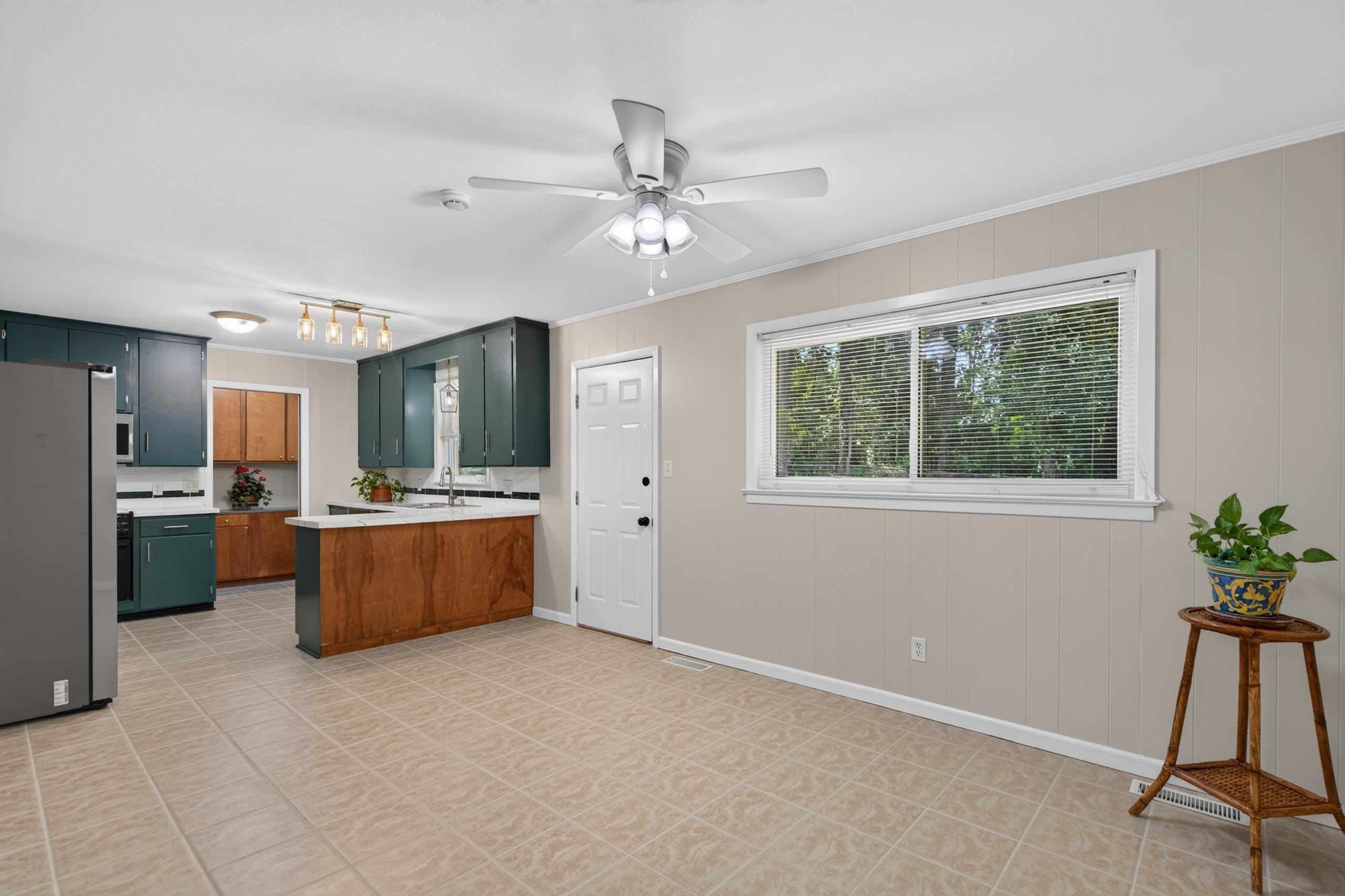 2515 Hastings Dr