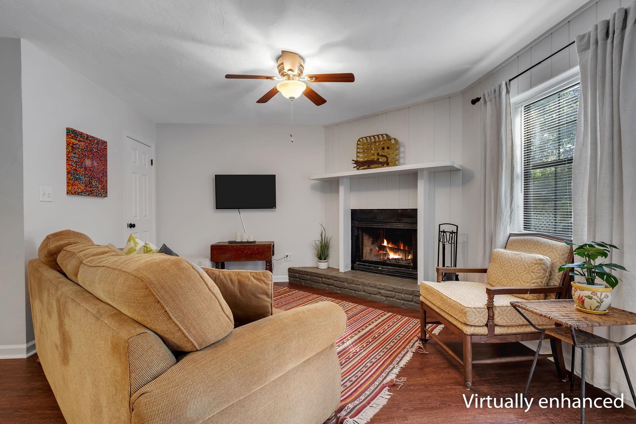 1828 Fernando Lane